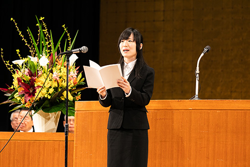 在校生代表による歓迎のスピーチ