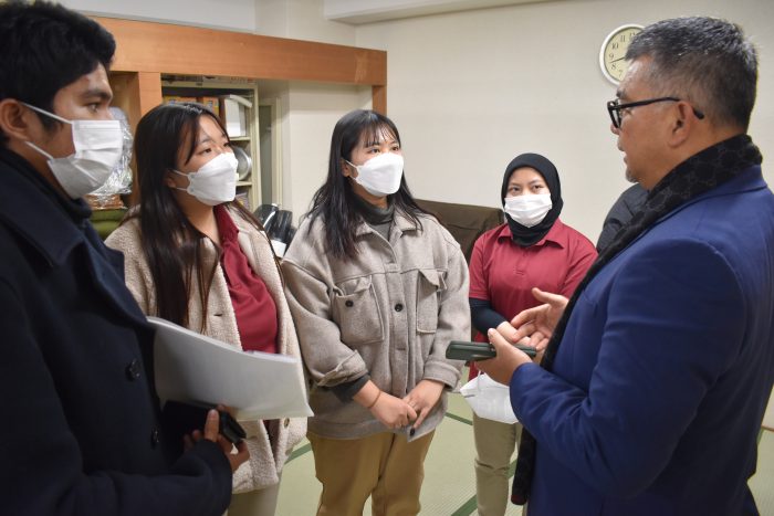 インドネシアからの留学生（2年生）と市長が懇談
